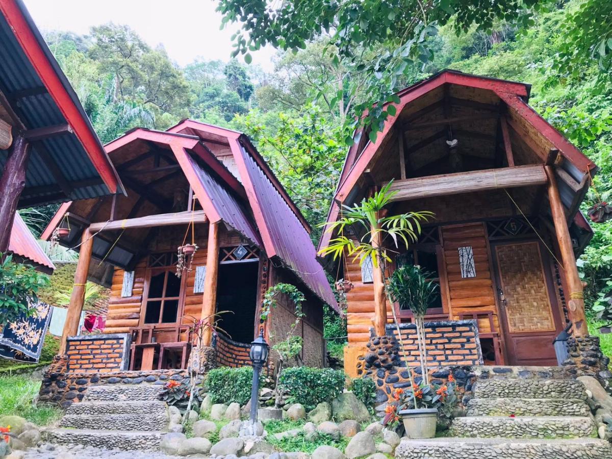 Lucky Bamboo'Bungalows-Resto And Orangutan Jungle Trekking Tours Букіт-Лаванґ Екстер'єр фото