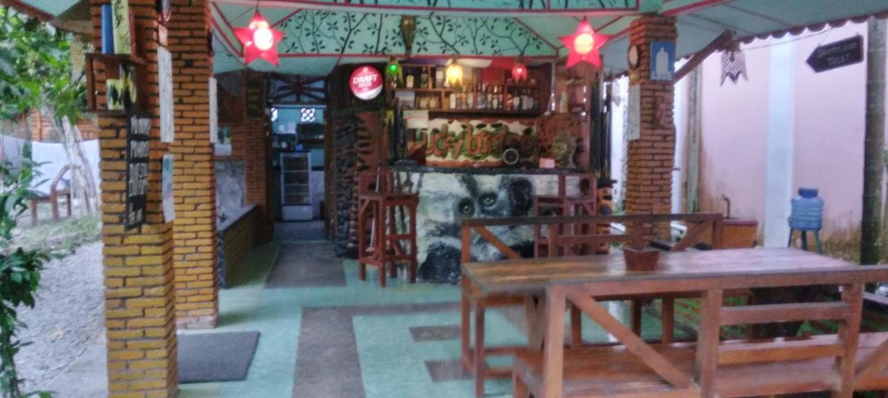 Lucky Bamboo'Bungalows-Resto And Orangutan Jungle Trekking Tours Букіт-Лаванґ Екстер'єр фото