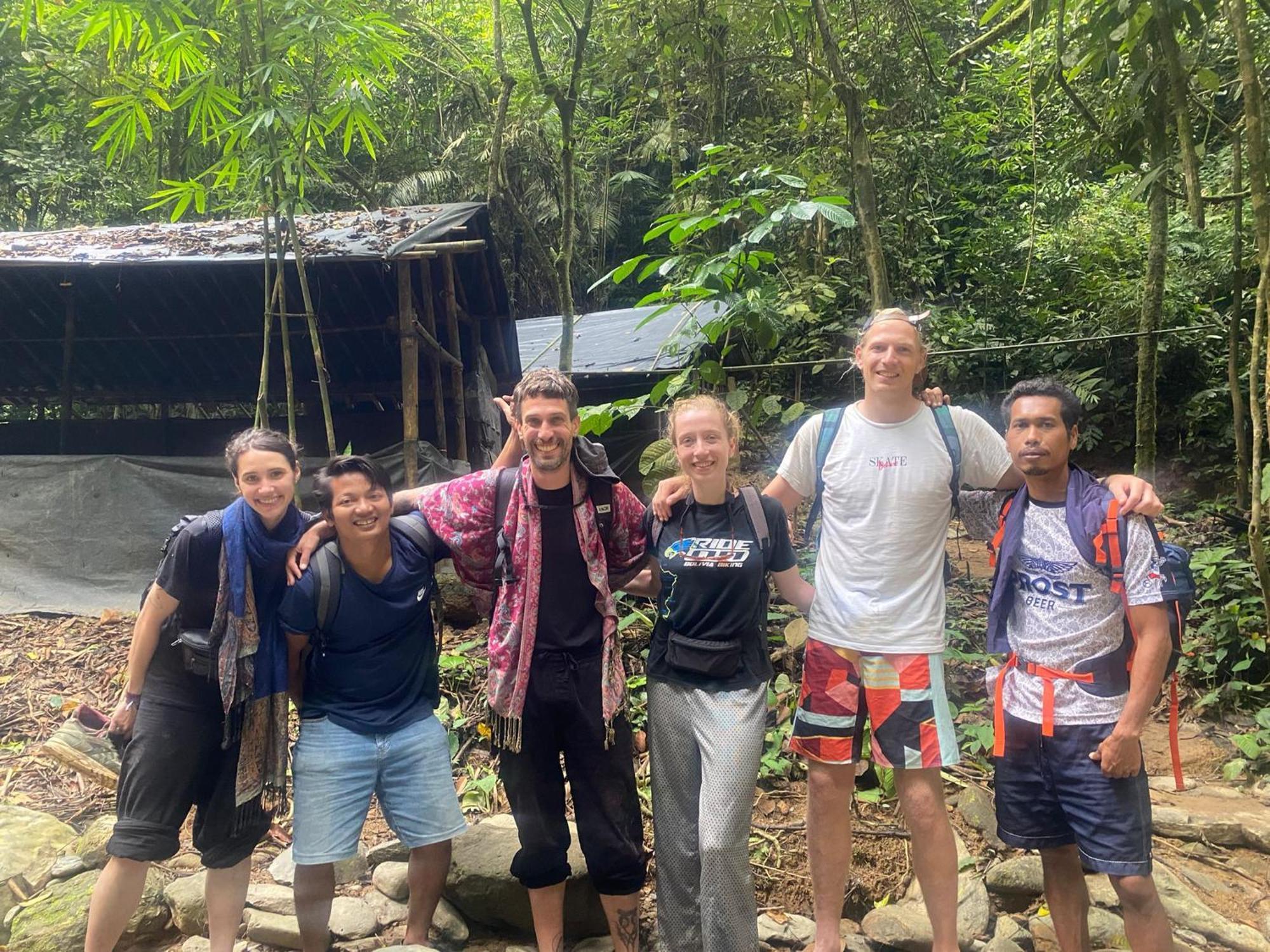Lucky Bamboo'Bungalows-Resto And Orangutan Jungle Trekking Tours Букіт-Лаванґ Екстер'єр фото