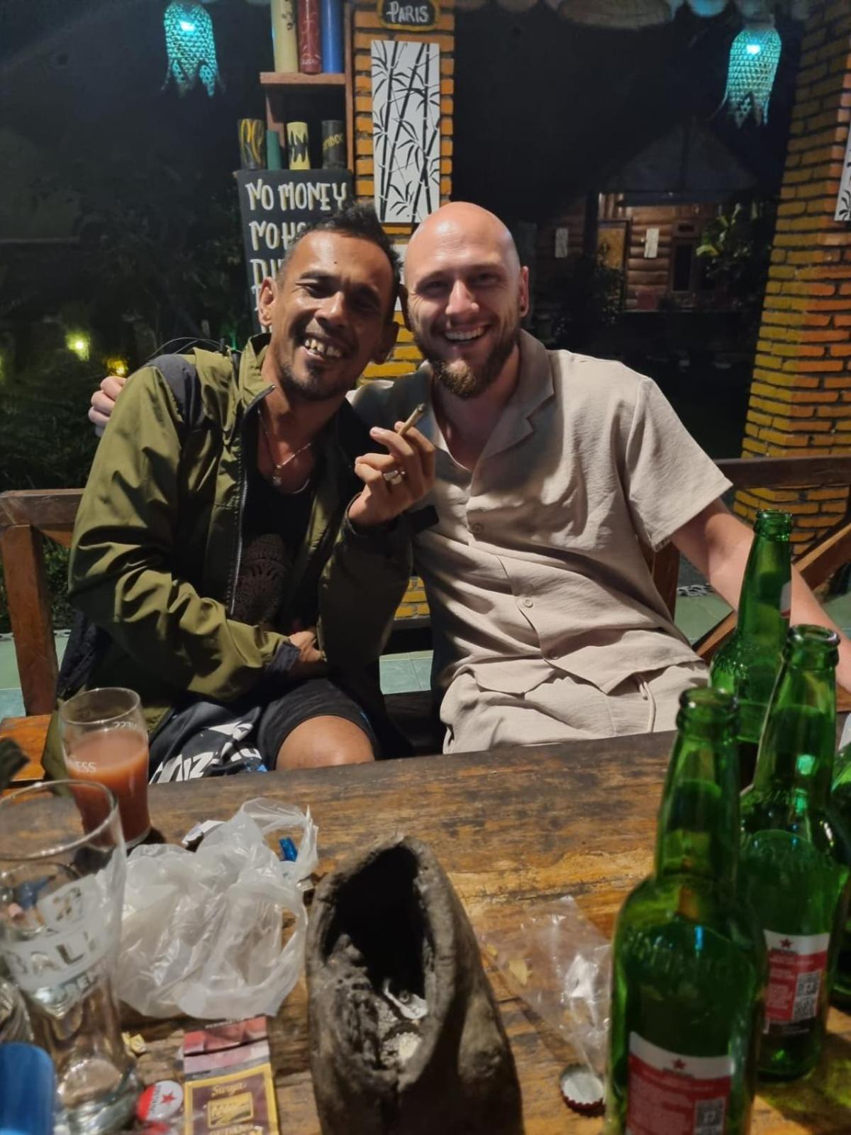 Lucky Bamboo'Bungalows-Resto And Orangutan Jungle Trekking Tours Букіт-Лаванґ Екстер'єр фото