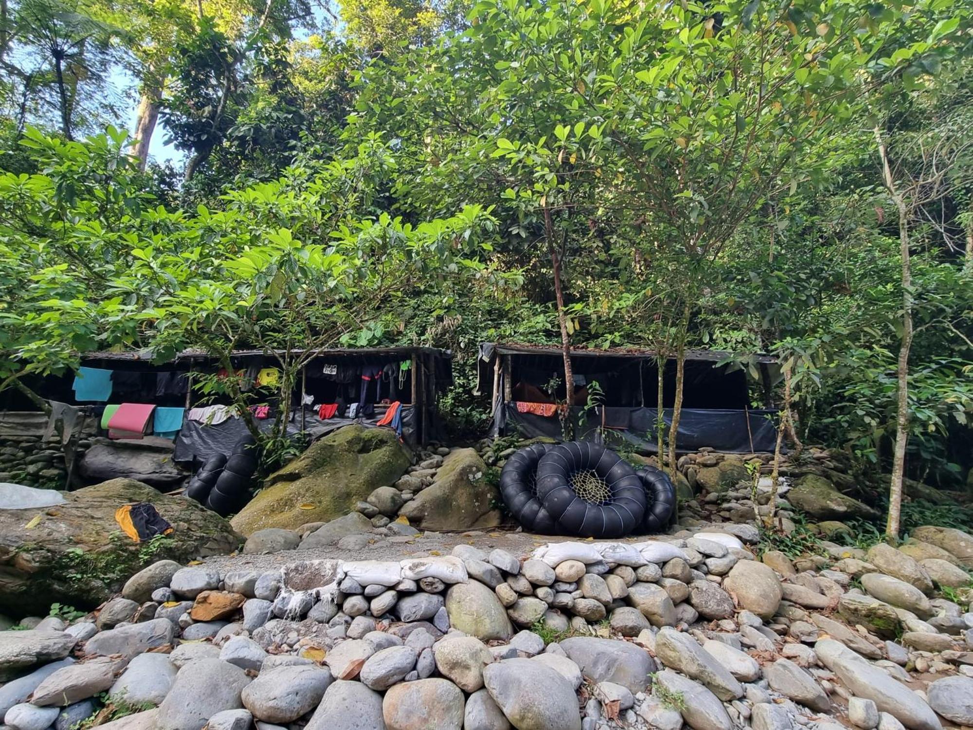 Lucky Bamboo'Bungalows-Resto And Orangutan Jungle Trekking Tours Букіт-Лаванґ Екстер'єр фото